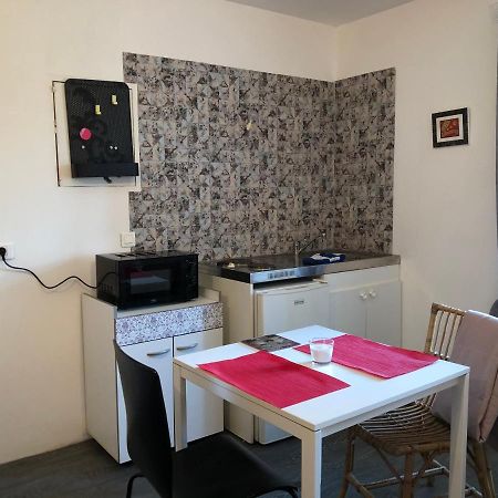 Studio 20 Min De La Mer Ideal Pour Les Deplacements Professionnels Plouaret Kültér fotó